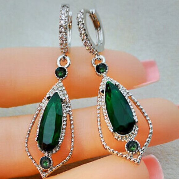 NWT LUXURY Diamond Sterling silver Earrings - Picture 2 of 5